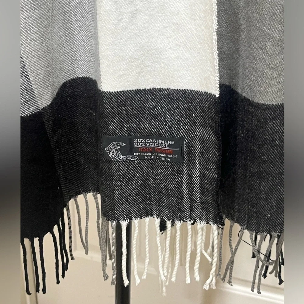 ITALY DESIGN CASHMERE BLEND PLAID WOMENS SCARF